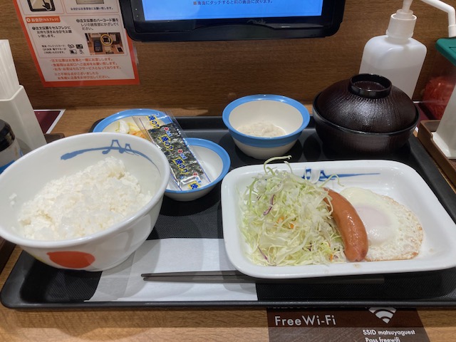 ソーセージエッグ定食