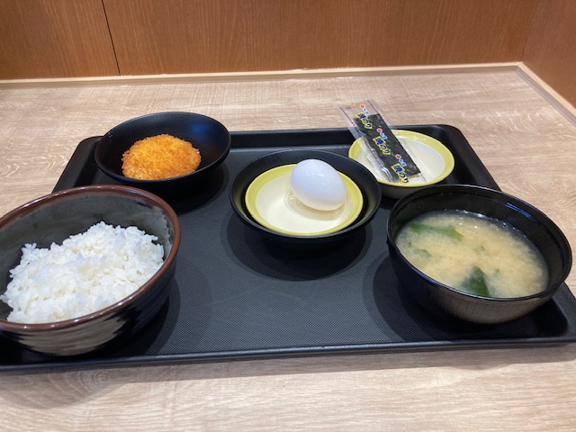 たまごかけごはん定食コロッケ