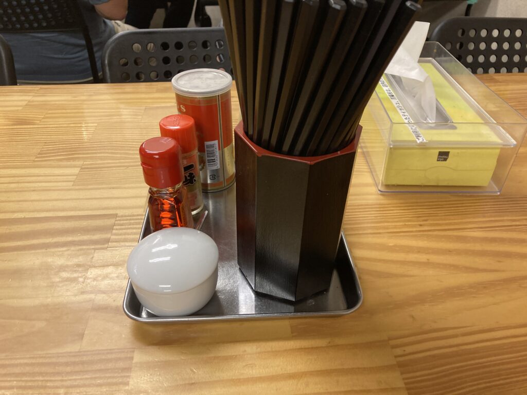 日野市 びんびん亭の店内